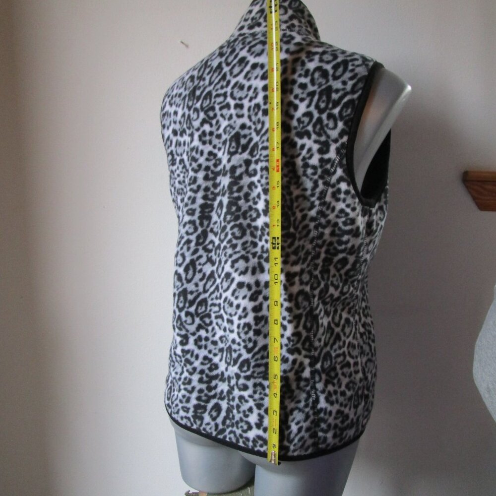 Black white leopard print vest. Fleece, reversable, zipup w pockets. Laura Scott - Picture 5 of 15